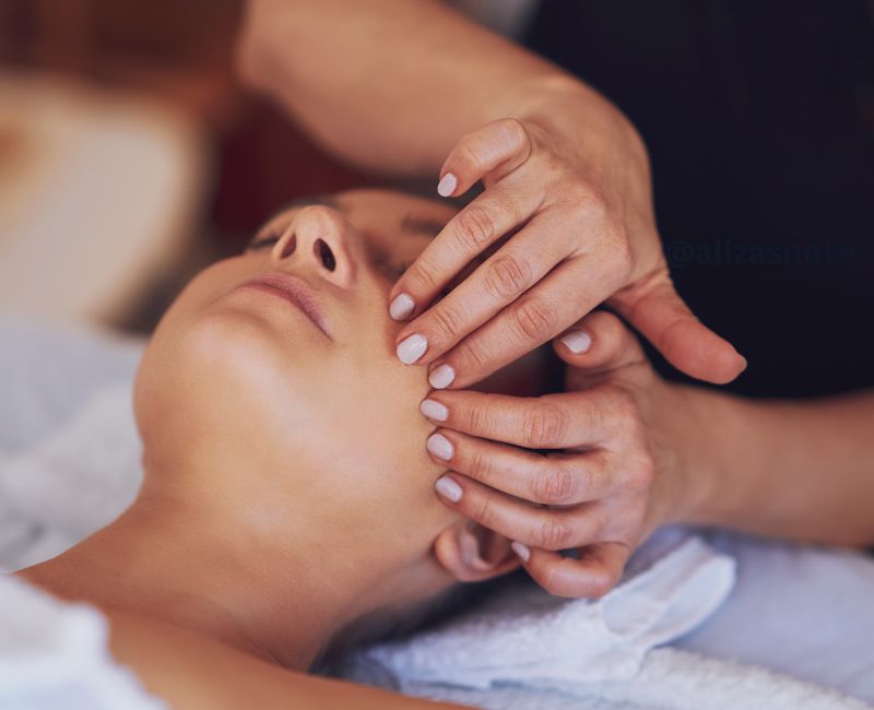 Facial Massage Benefits: Which One is Right for You?