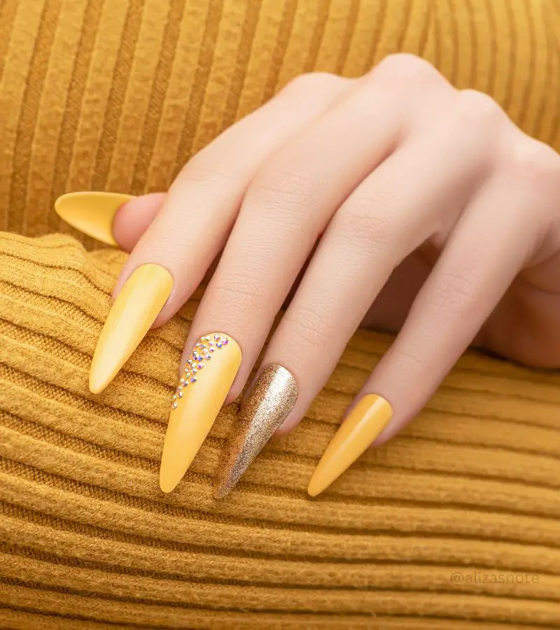 how long should you keep acrylic nails on